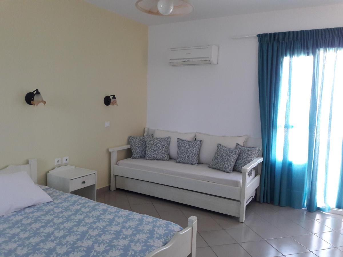 Elpidas Studios Agia Anna  Luaran gambar