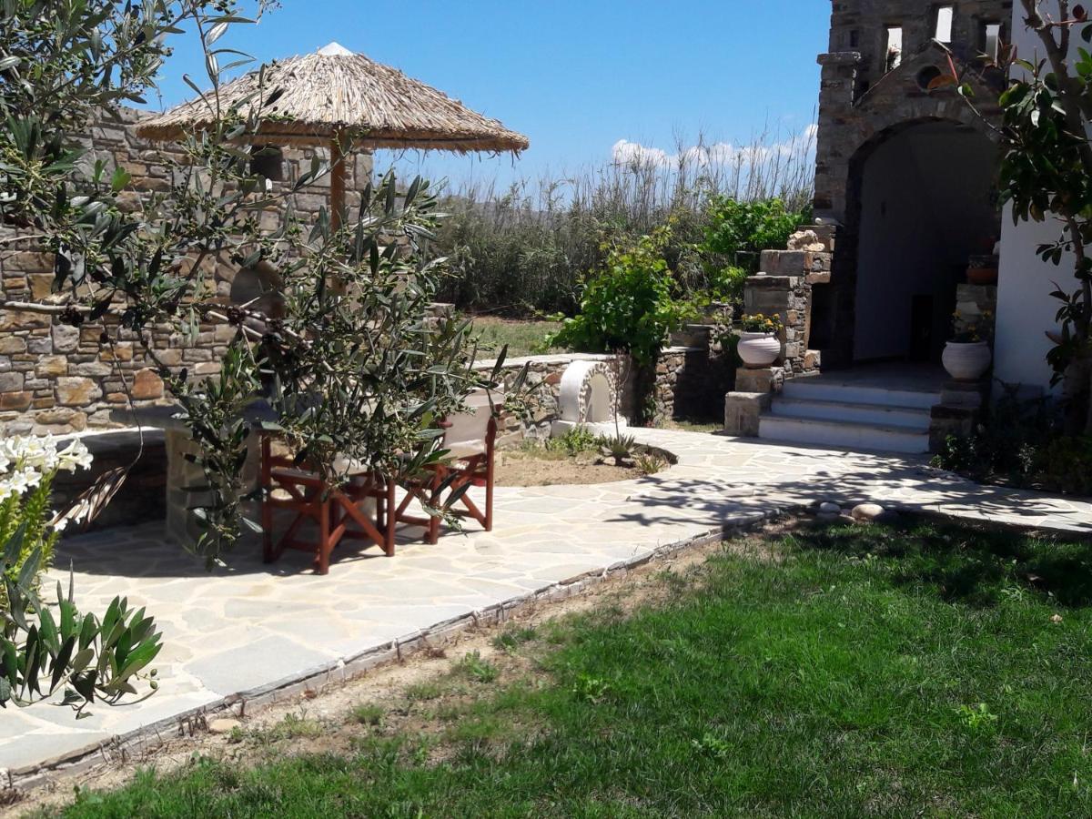 Elpidas Studios Agia Anna  Luaran gambar