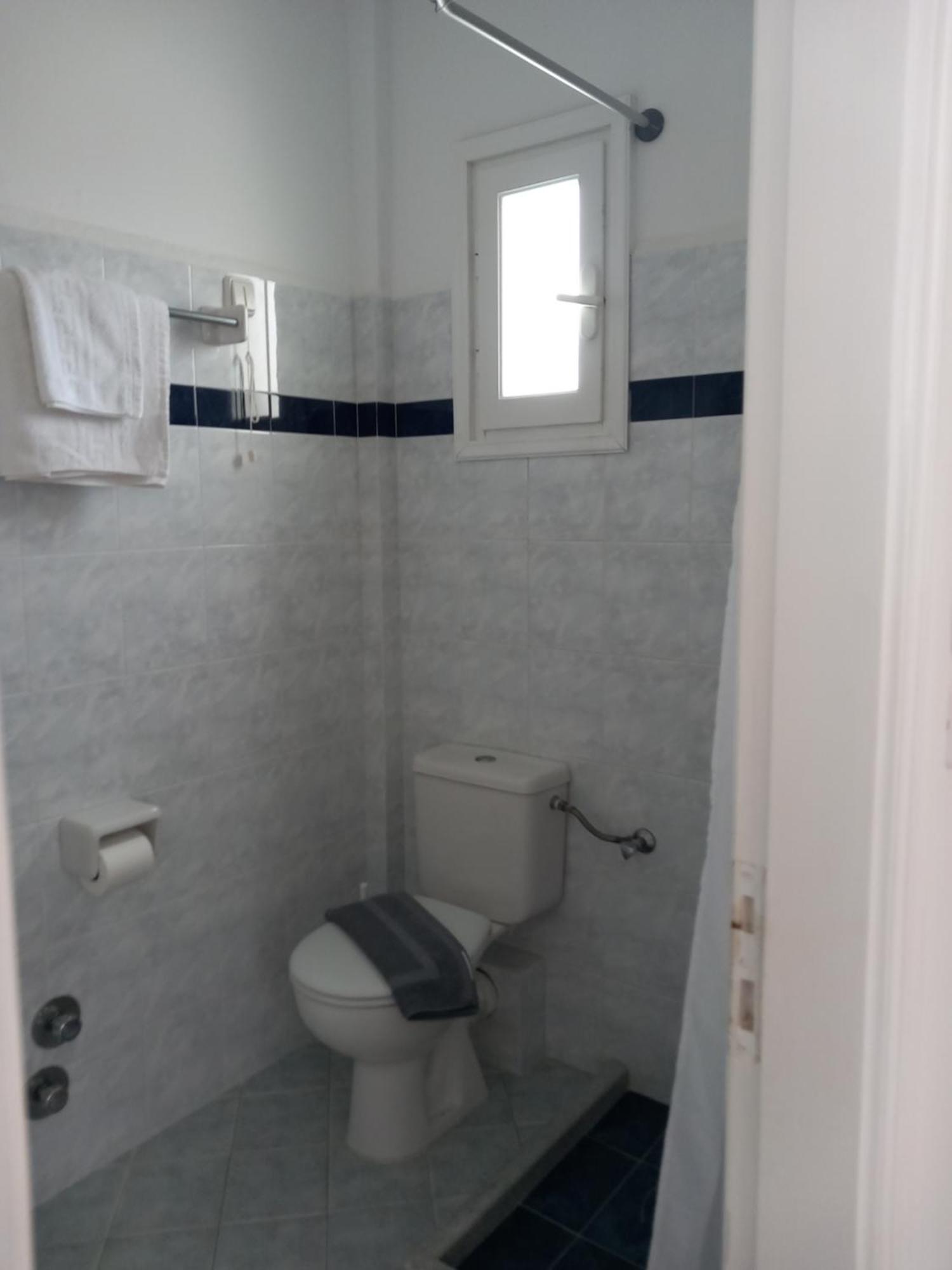 Elpidas Studios Agia Anna  Luaran gambar