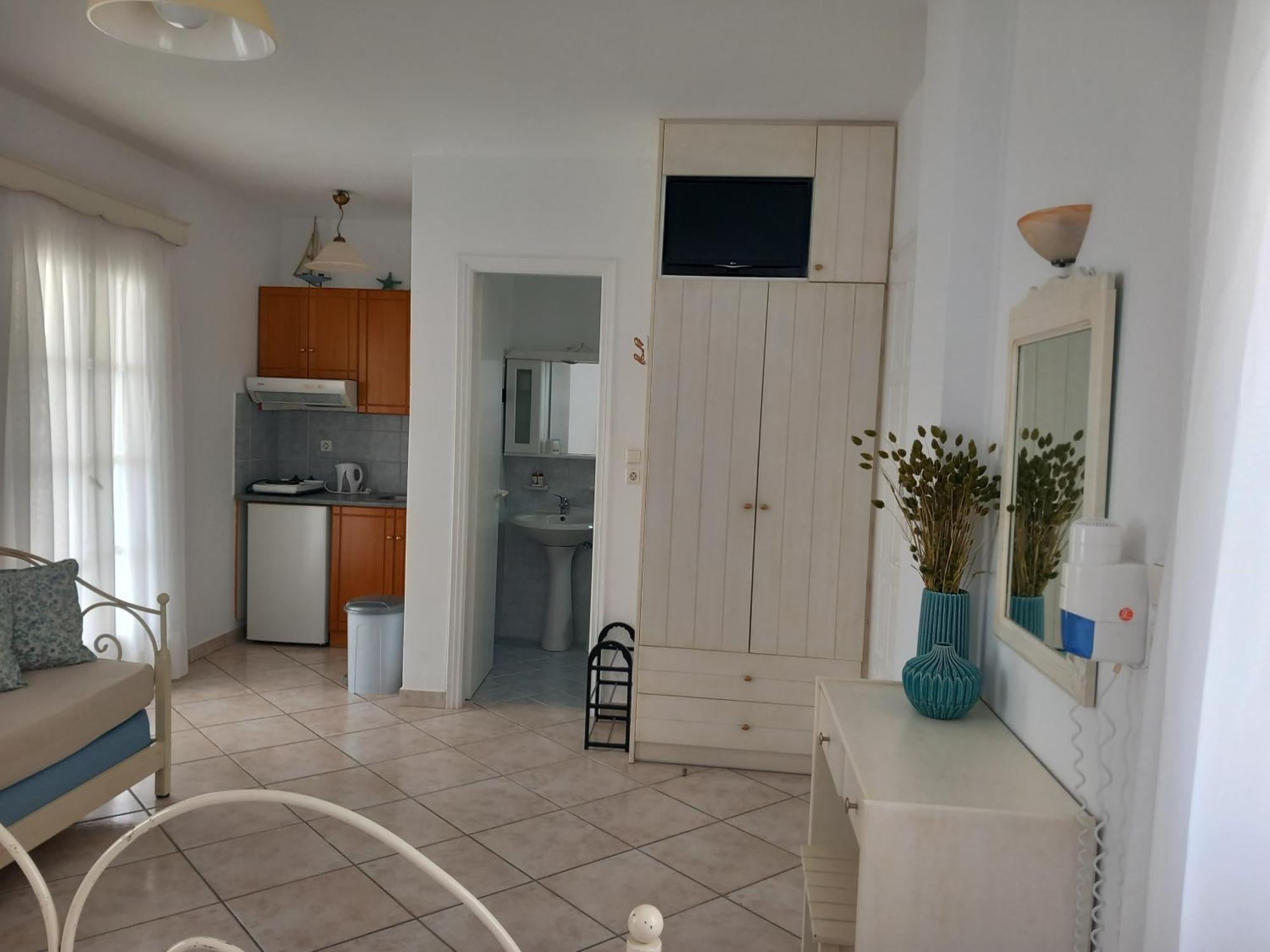 Elpidas Studios Agia Anna  Luaran gambar