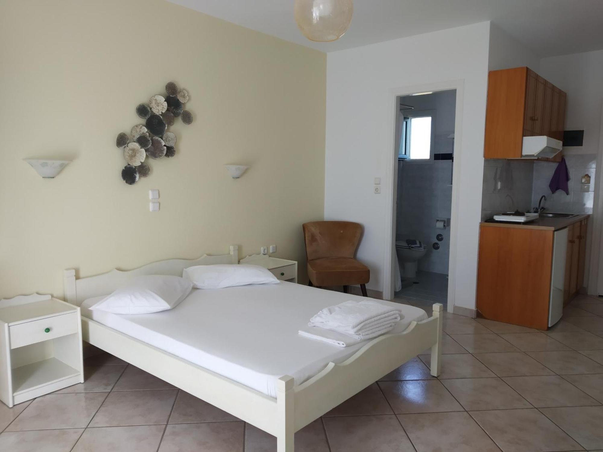 Elpidas Studios Agia Anna  Luaran gambar