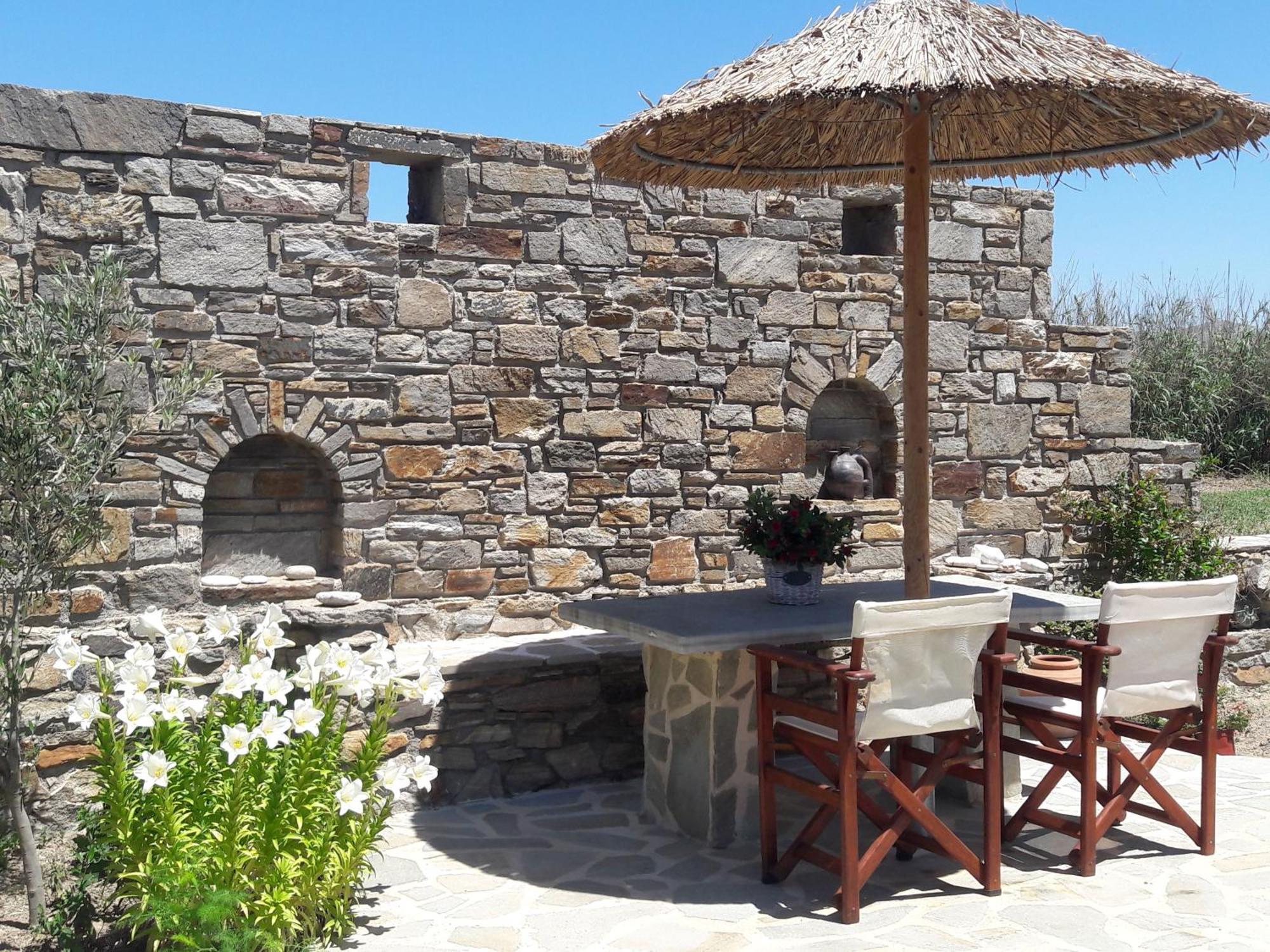 Elpidas Studios Agia Anna  Luaran gambar